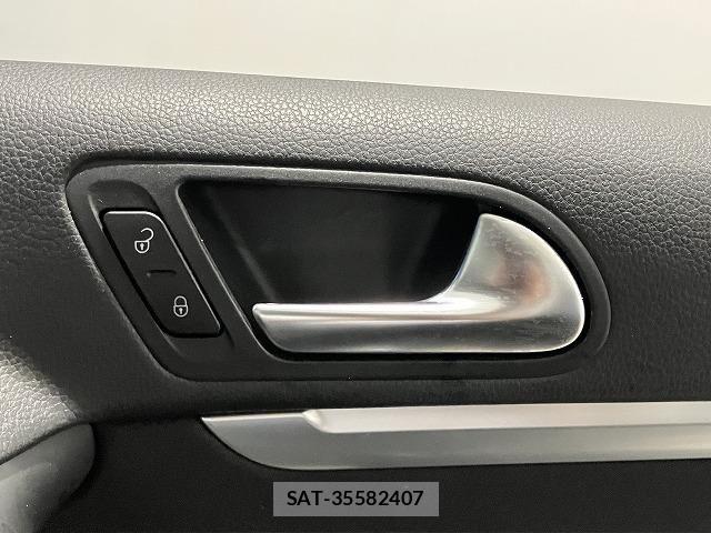 VolksWagen TIGUAN 2013-03 8318128-16