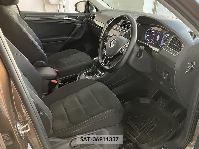 VolksWagen TIGUAN 2017-03 8528253-27