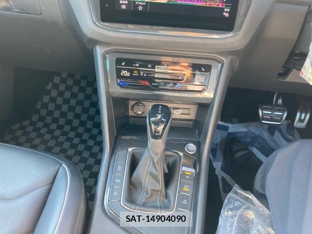 VolksWagen TIGUAN 2023-04 8564117-18