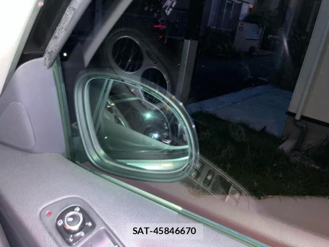 VolksWagen TIGUAN 2012-02 8564120-21
