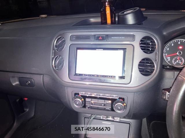 VolksWagen TIGUAN 2012-02 8564120-23