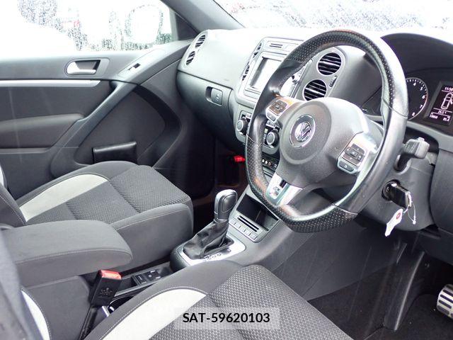 VolksWagen TIGUAN 2016-03 8782640-1