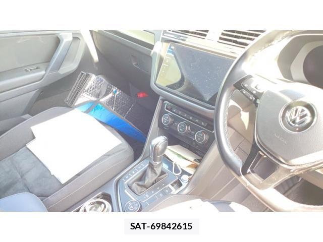 VolksWagen TIGUAN 2019-09 8832539-23