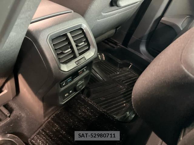 VolksWagen TIGUAN 2018-02 8883005-11