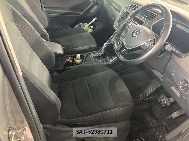 VolksWagen TIGUAN 2018-02 8883005-16
