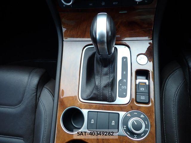 VolksWagen TOUAREG 2015-06 8133031-17