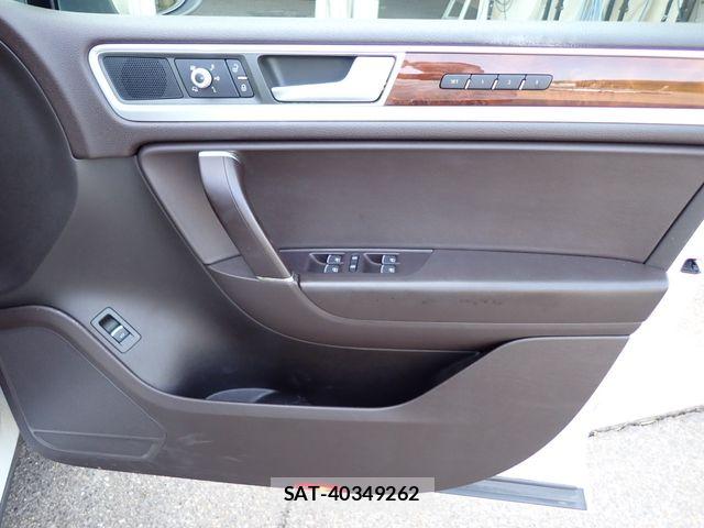 VolksWagen TOUAREG 2015-06 8133031-20