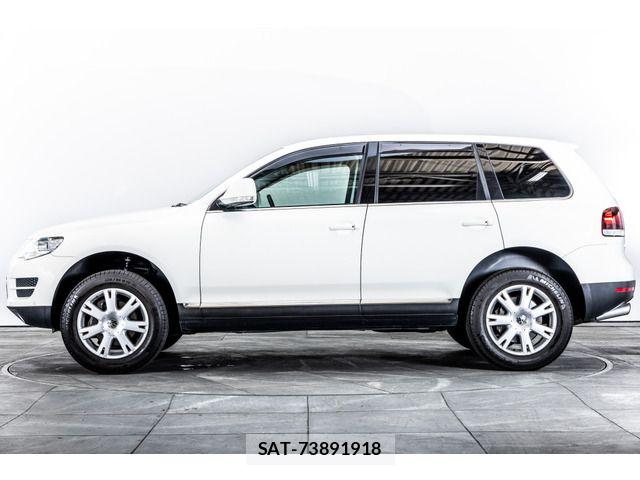 VolksWagen TOUAREG 2008-12 8232436-4