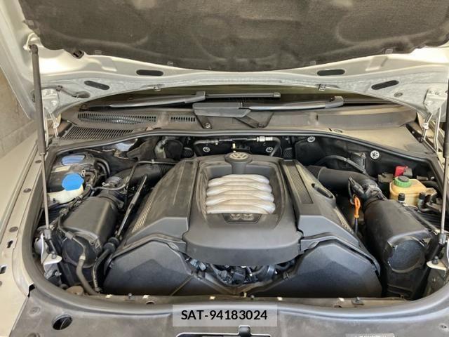 VolksWagen TOUAREG 2004-03 8318127-12