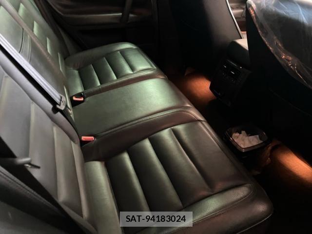 VolksWagen TOUAREG 2004-03 8318127-16