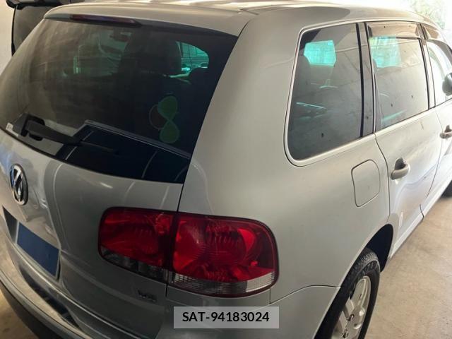 VolksWagen TOUAREG 2004-03 8318127-3