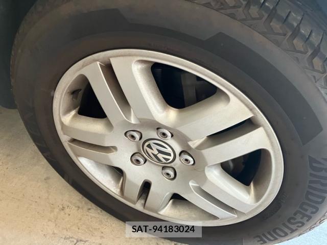 VolksWagen TOUAREG 2004-03 8318127-5