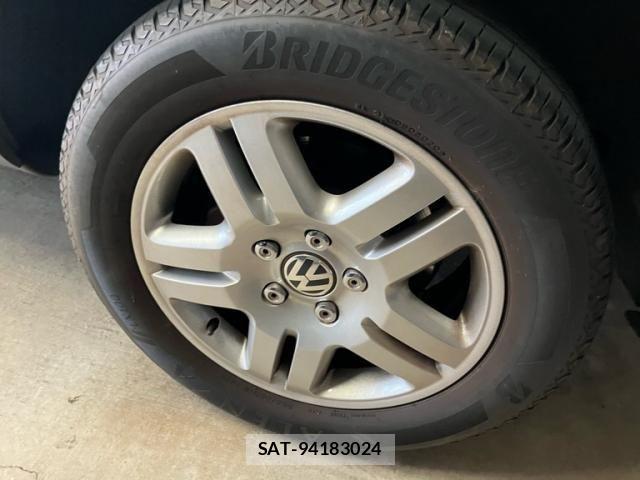 VolksWagen TOUAREG 2004-03 8318127-7