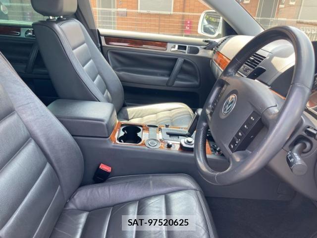 VolksWagen TOUAREG 2006-11 8318129-9