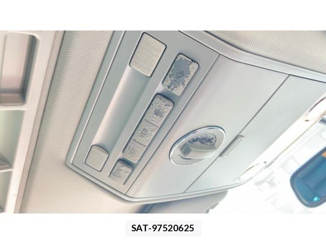 VolksWagen TOUAREG 2006-11 8318129-23