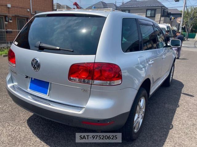 VolksWagen TOUAREG 2006-11 8318129-2