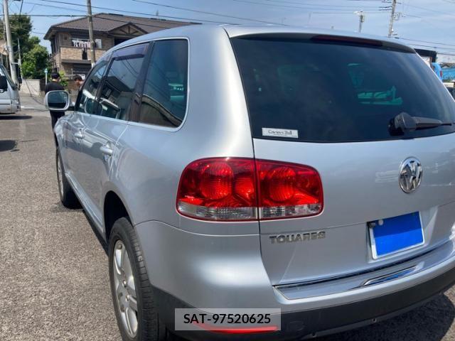 VolksWagen TOUAREG 2006-11 8318129-3