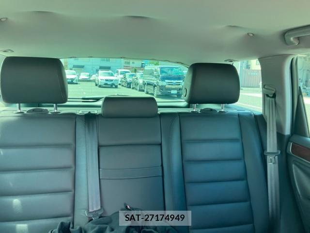 VolksWagen TOUAREG 2004-03 8746896-24