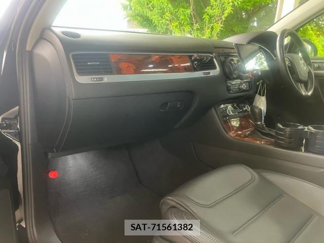 VolksWagen TOUAREG 2012-12 8832540-10