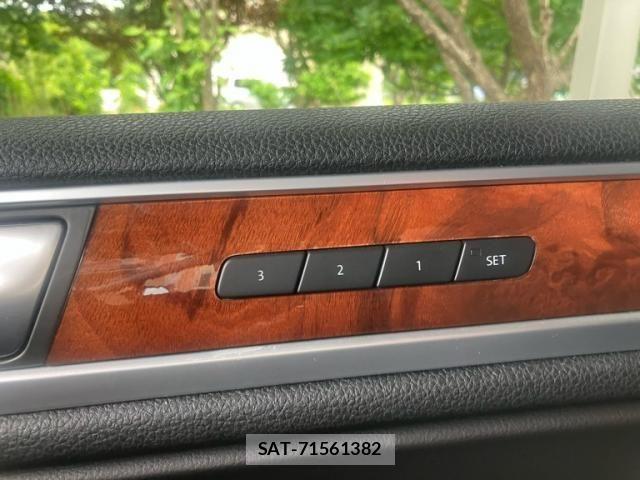 VolksWagen TOUAREG 2012-12 8832540-20