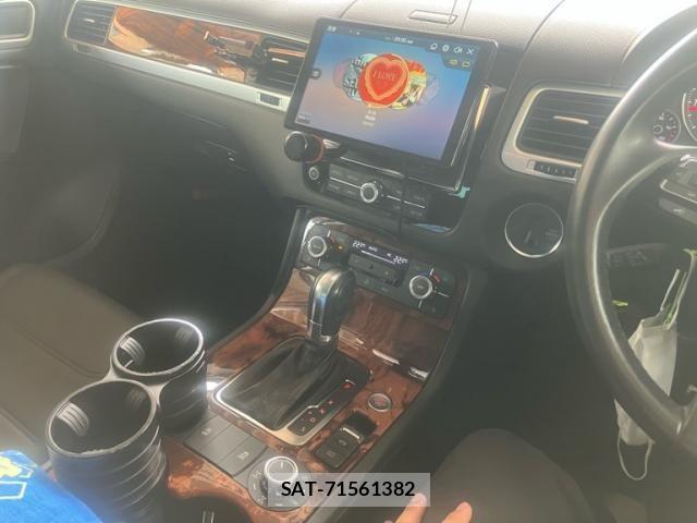 VolksWagen TOUAREG 2012-12 8832540-22