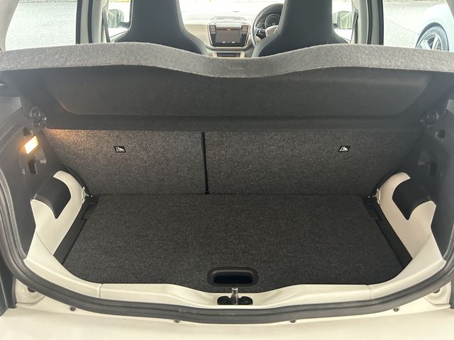VolksWagen UP! 2018-08 837051-24