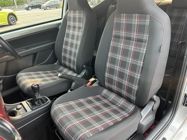 VolksWagen UP! 2019-02 1177462-13
