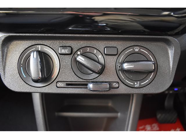VolksWagen UP! 2013-10 2779753-17