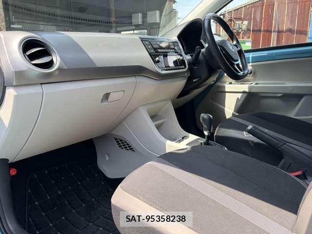 VolksWagen UP! 2018-03 6753927-16