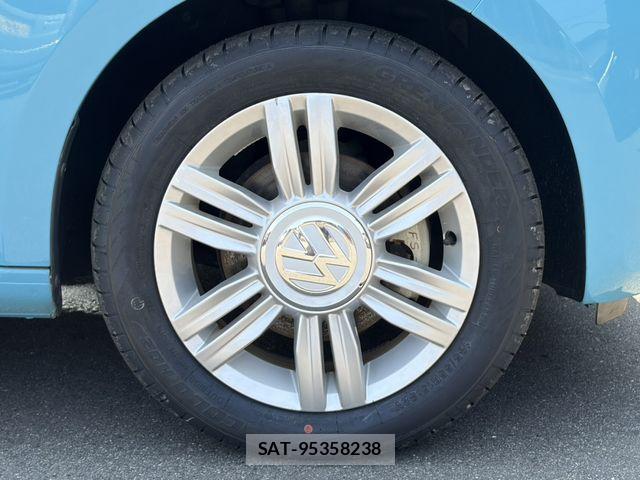 VolksWagen UP! 2018-03 6753927-28