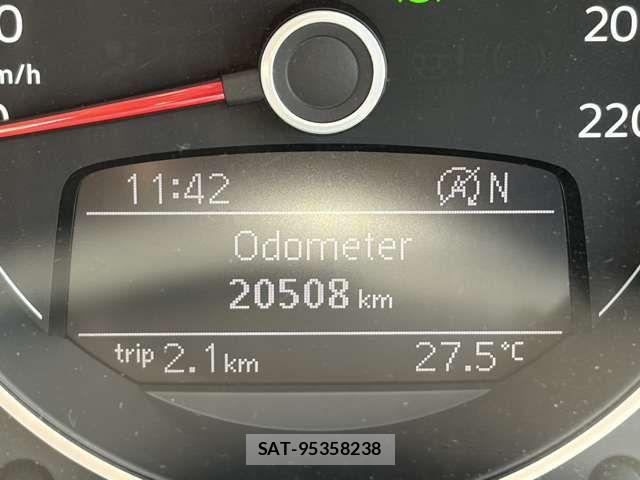 VolksWagen UP! 2018-03 6753927-5