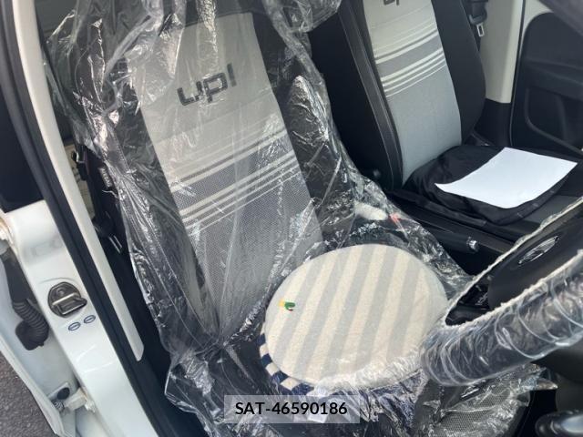 VolksWagen UP! 2013-10 6915453-16