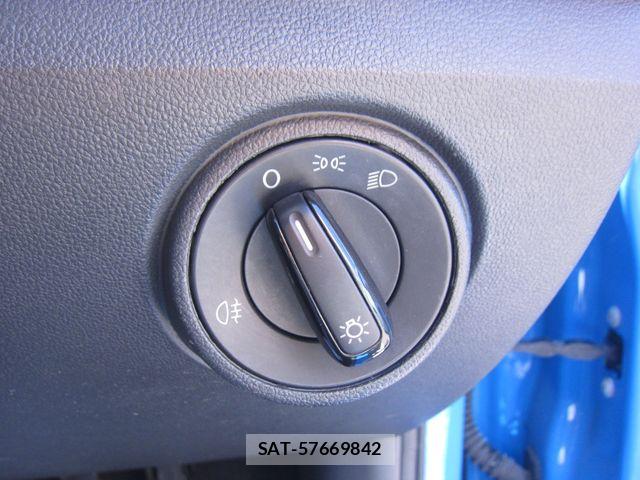 VolksWagen UP! 2015-08 6915447-10
