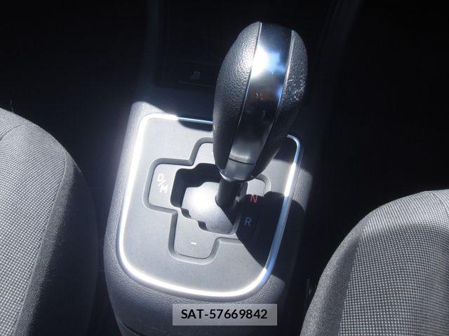 VolksWagen UP! 2015-08 6915447-15