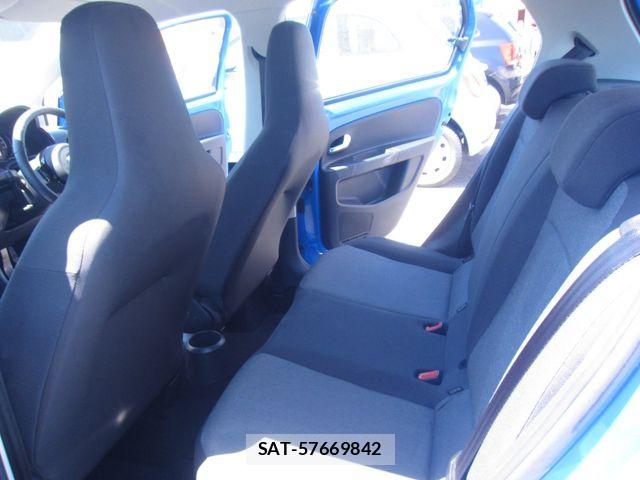 VolksWagen UP! 2015-08 6915447-18