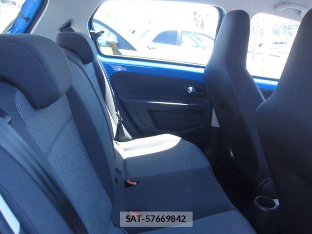 VolksWagen UP! 2015-08 6915447-19
