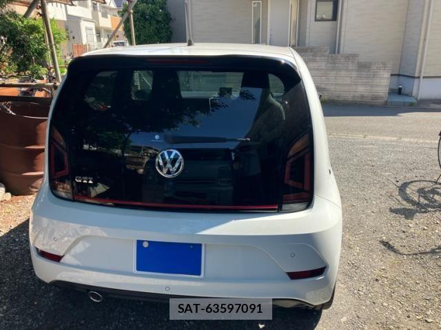 VolksWagen UP! 2020-02 6915442-3