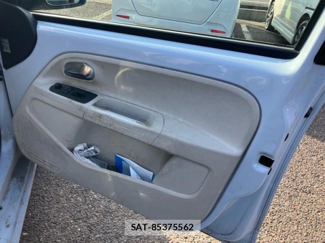 VolksWagen UP! 2013-02 7331240-18