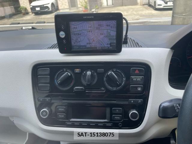 VolksWagen UP! 2014-04 7458872-13