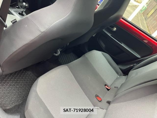 VolksWagen UP! 2012-10 7621381-9