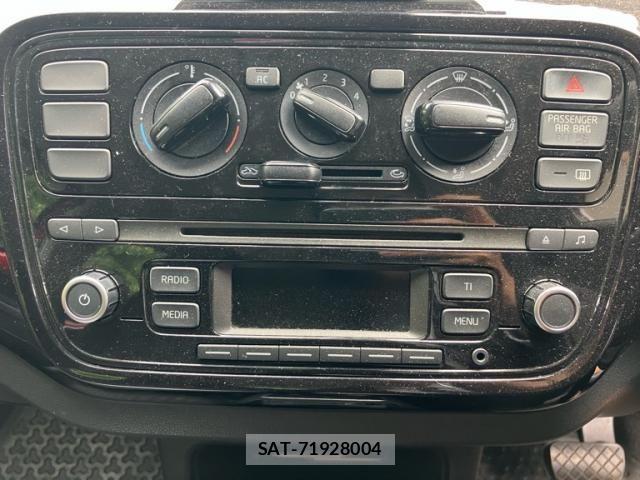 VolksWagen UP! 2012-10 7621381-15