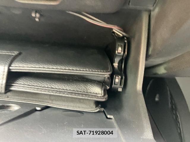 VolksWagen UP! 2012-10 7621381-17