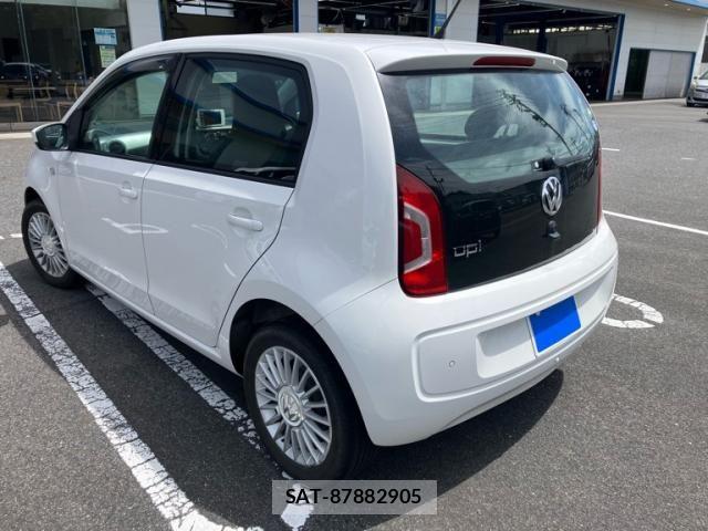 VolksWagen UP! 2013-11 7621380-2