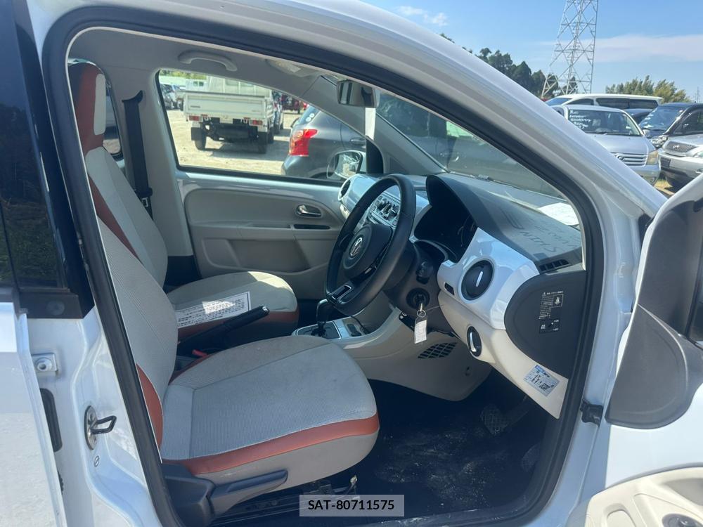VolksWagen UP! 2013-09 6999194-11