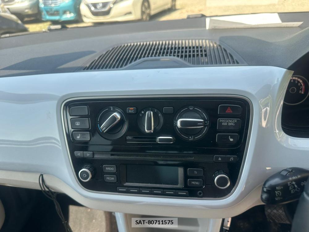 VolksWagen UP! 2013-09 6999194-17