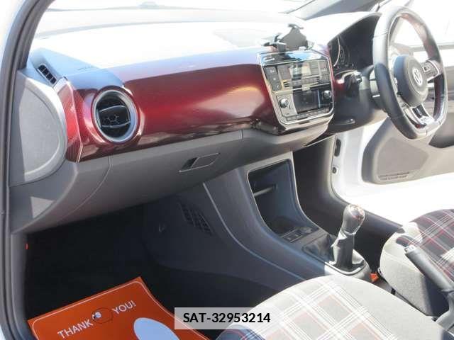 VolksWagen UP! 2019-11 7880533-15