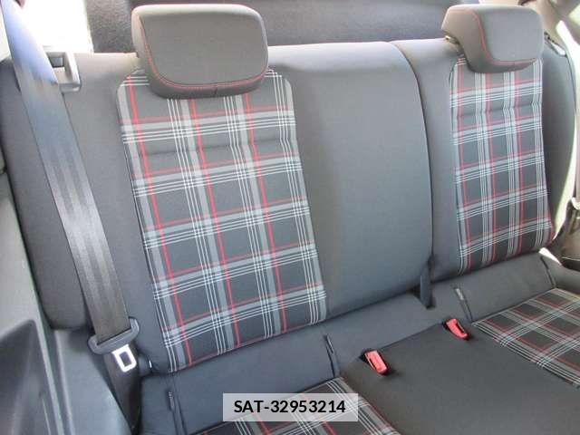 VolksWagen UP! 2019-11 7880533-8
