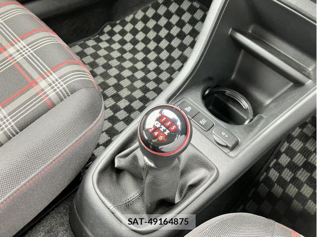 VolksWagen UP! 2019-12 7903638-10