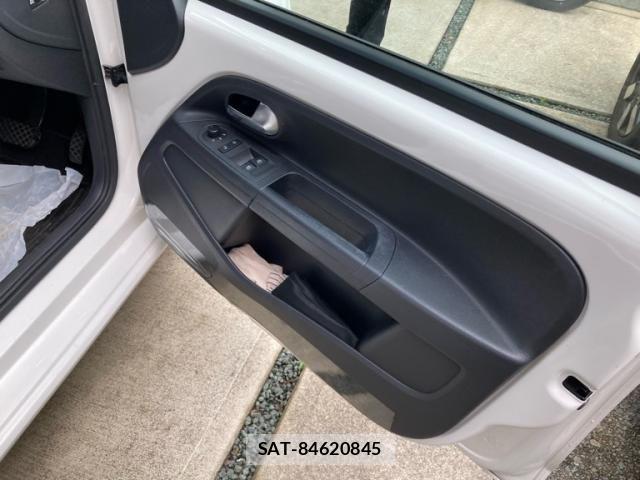 VolksWagen UP! 2015-10 7903637-11