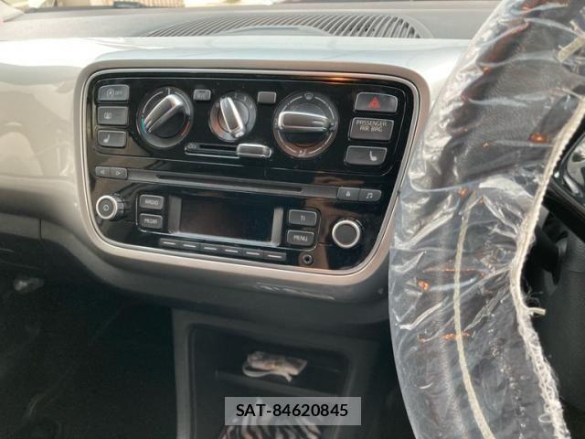 VolksWagen UP! 2015-10 7903637-15